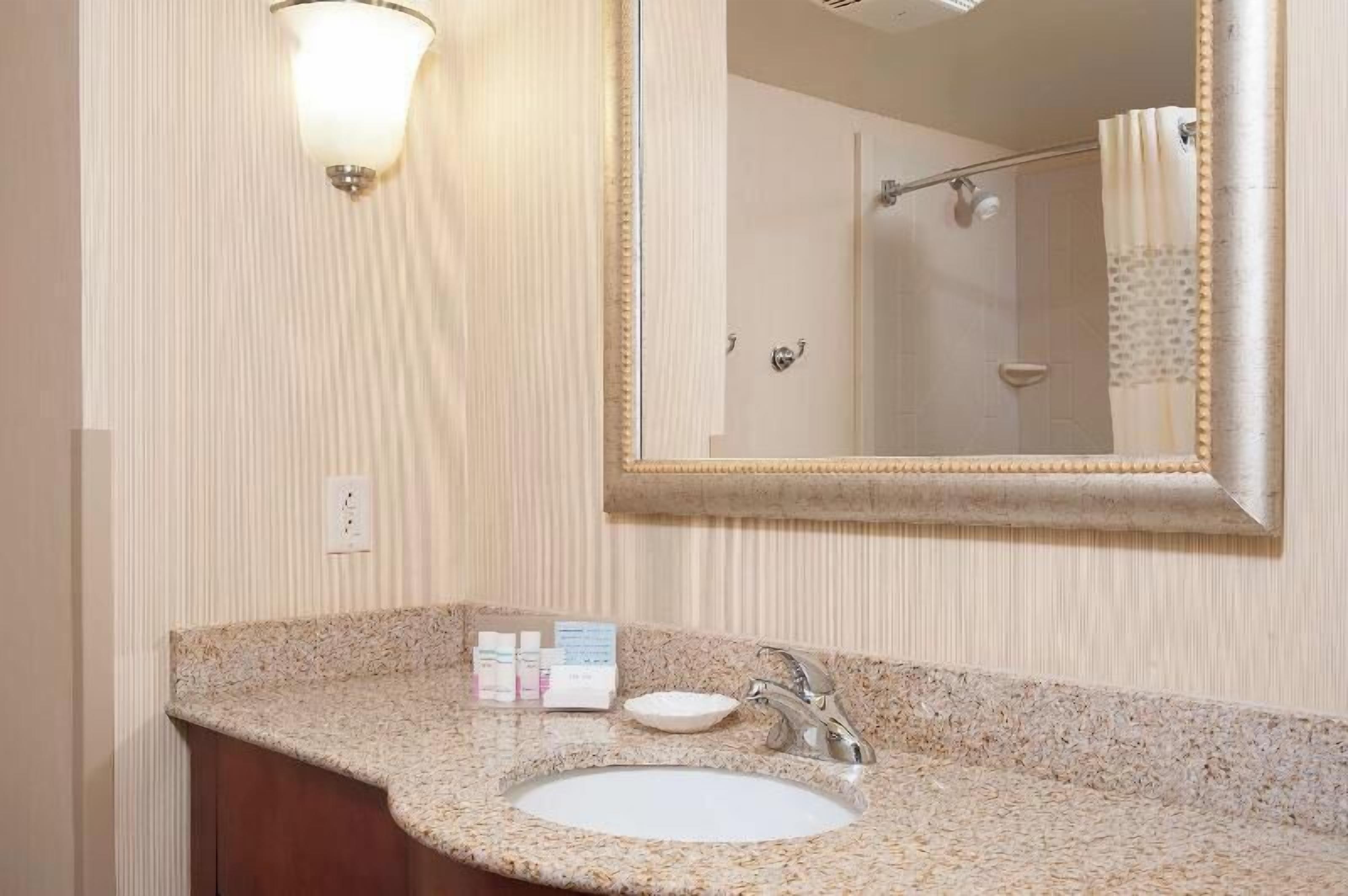 Bathroom | Free toiletries, hair dryer, towels