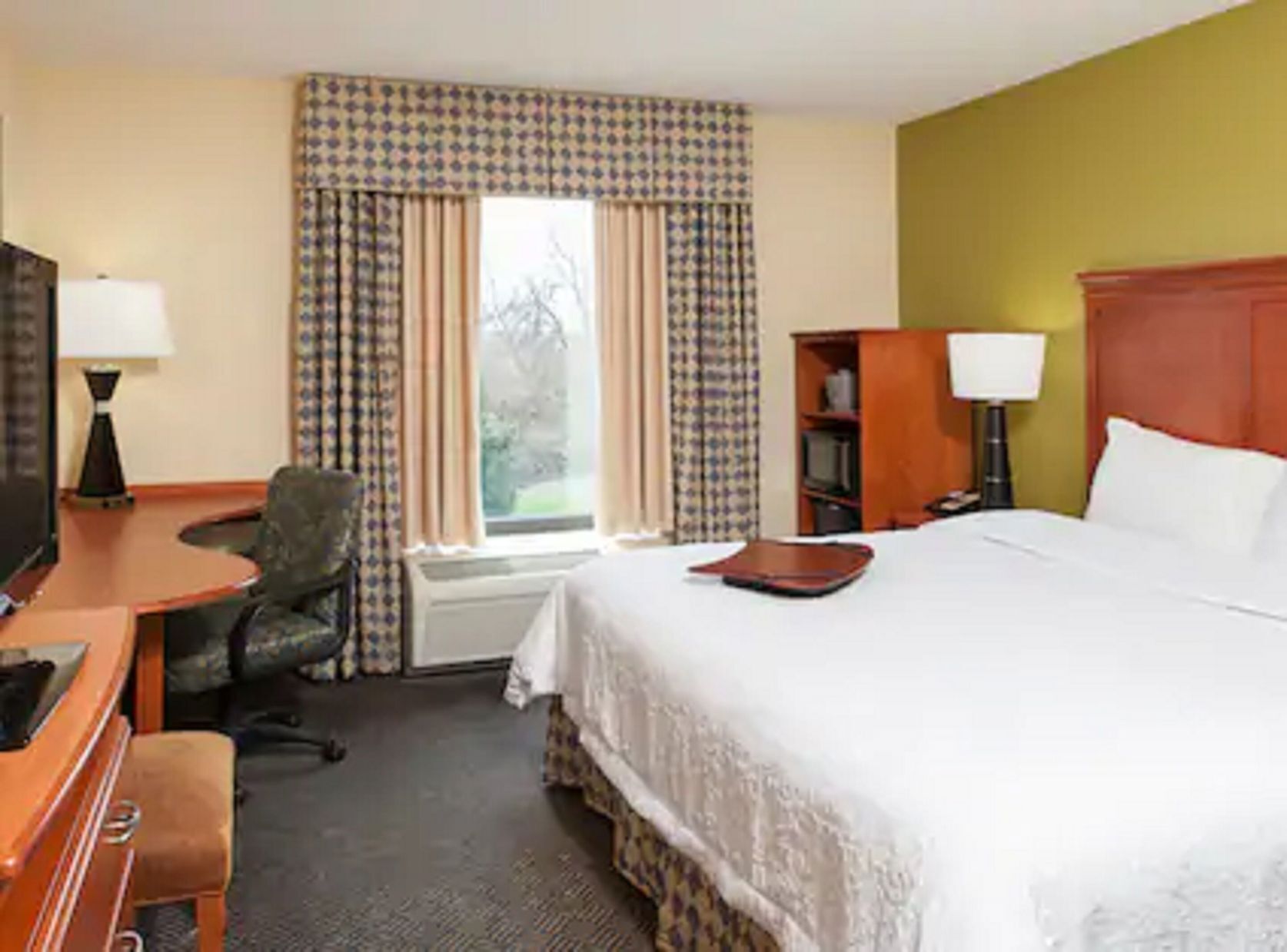 Premium bedding, pillow-top beds, in-room safe, desk
