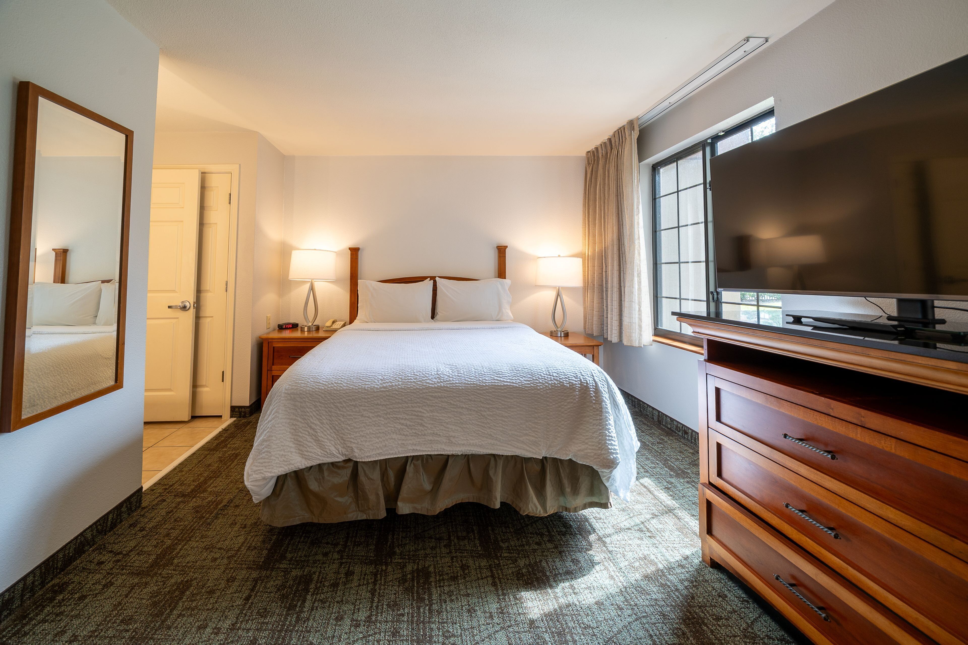 1 bedroom, premium bedding, pillow-top beds, desk