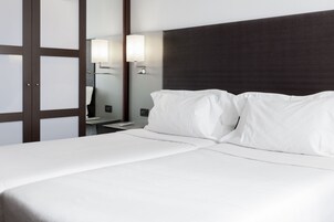 Standard Room, 2 Twin Beds | Minibar, in-room safe, desk, blackout drapes