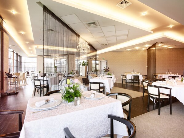 Mittagessen und Abendessen, internationale Küche