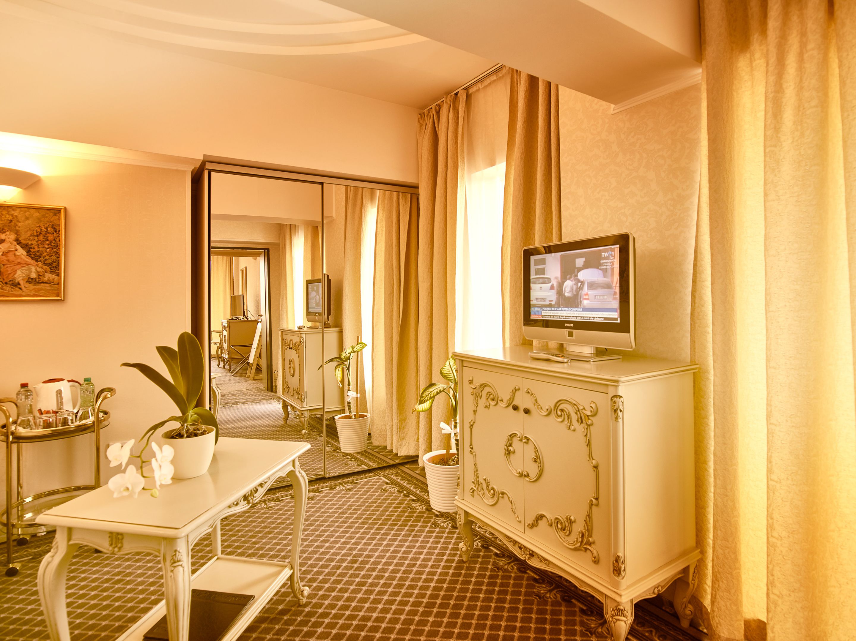 senior suite | 1 bedroom, minibar, in-room safe, desk