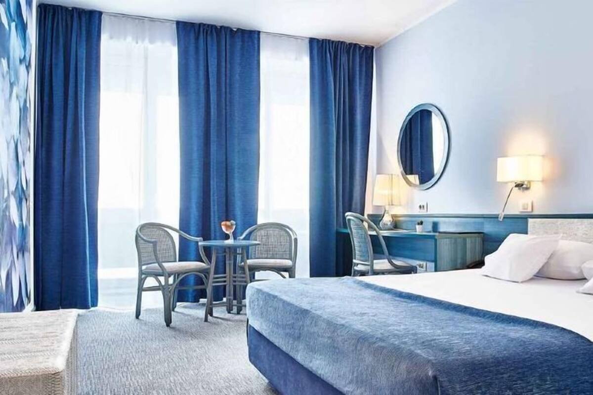 1 habitación, minibar, caja de seguridad en la habitación y escritorio