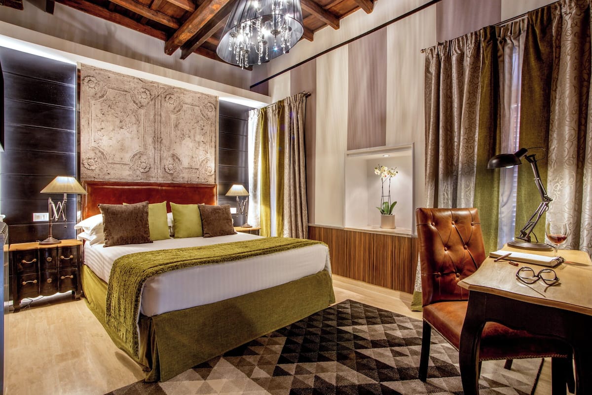 1 bedroom, premium bedding, minibar, in-room safe