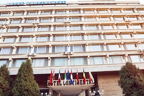 Front of property - Turnu Severin Continental Hotel (Drobeta-Turnu Severin)