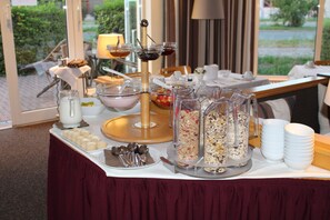 Daily continental breakfast for a fee