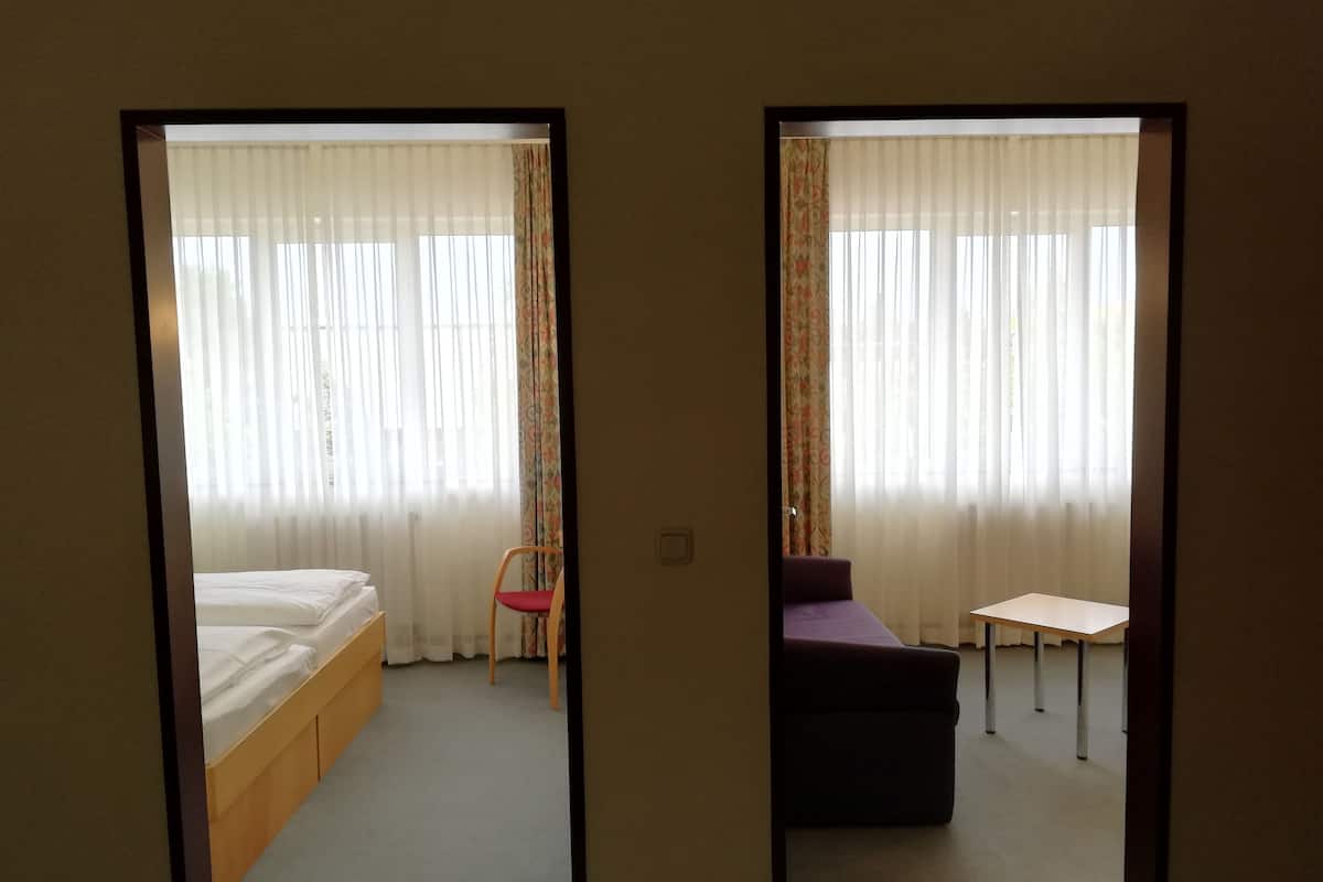 Suite | In-room safe, desk, cribs (free), rollaway beds (surcharge)