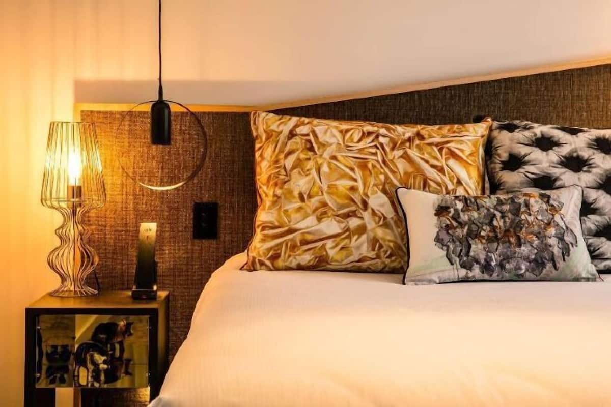 Premium bedding, minibar, in-room safe, blackout drapes