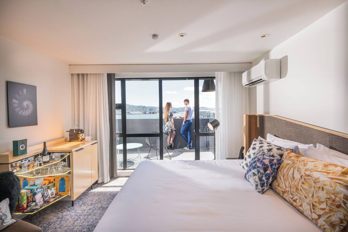 QT Harbourview King (Bathtub on request only) | Premium bedding, minibar, in-room safe, blackout curtains