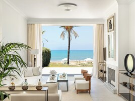Presidential Beach Residence | Minibar, in-room safe, soundproofing, free WiFi
