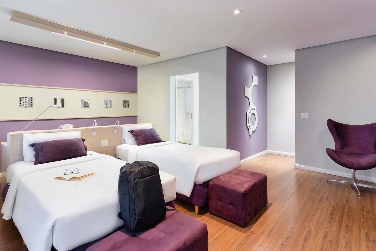 Habitación estándar con 2 camas individuales, 2 camas individuales | Ropa de cama hipoalergénica y minibar