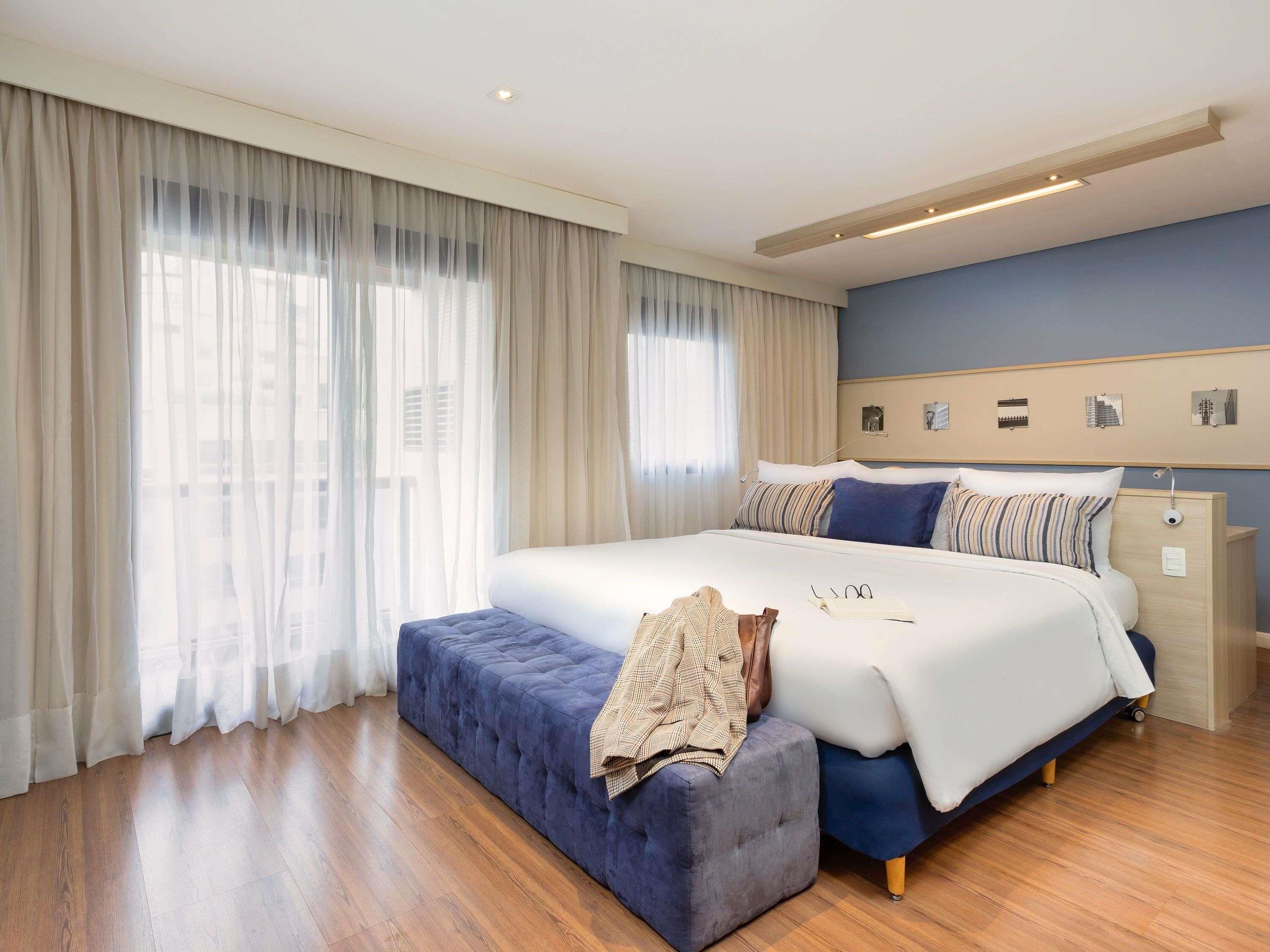 Ropa de cama hipoalergénica y minibar 