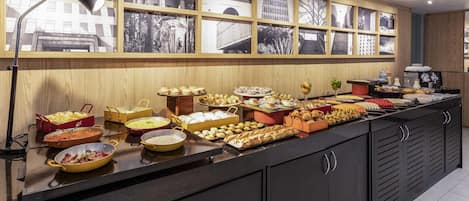 Petit déjeuner, déjeuner et dßner servis sur place