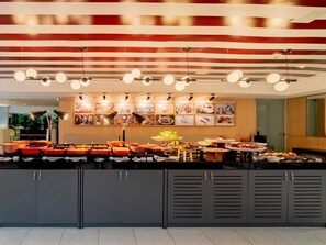 Breakfast, lunch and dinner served - Mercure Sao Paulo Pamplona Hotel (São Paulo)