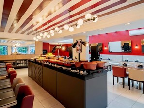 Se sirven desayunos, comidas y cenas 