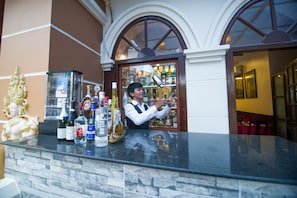 Bar (on property) - Reaksmey Chanreas Hotel (Siem Reap)