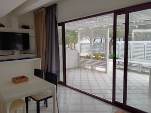 Superior Suite, 1 Bedroom, Garden View, Poolside | Living area | Flat-screen TV, table tennis - Villa Aurea (Ispica)