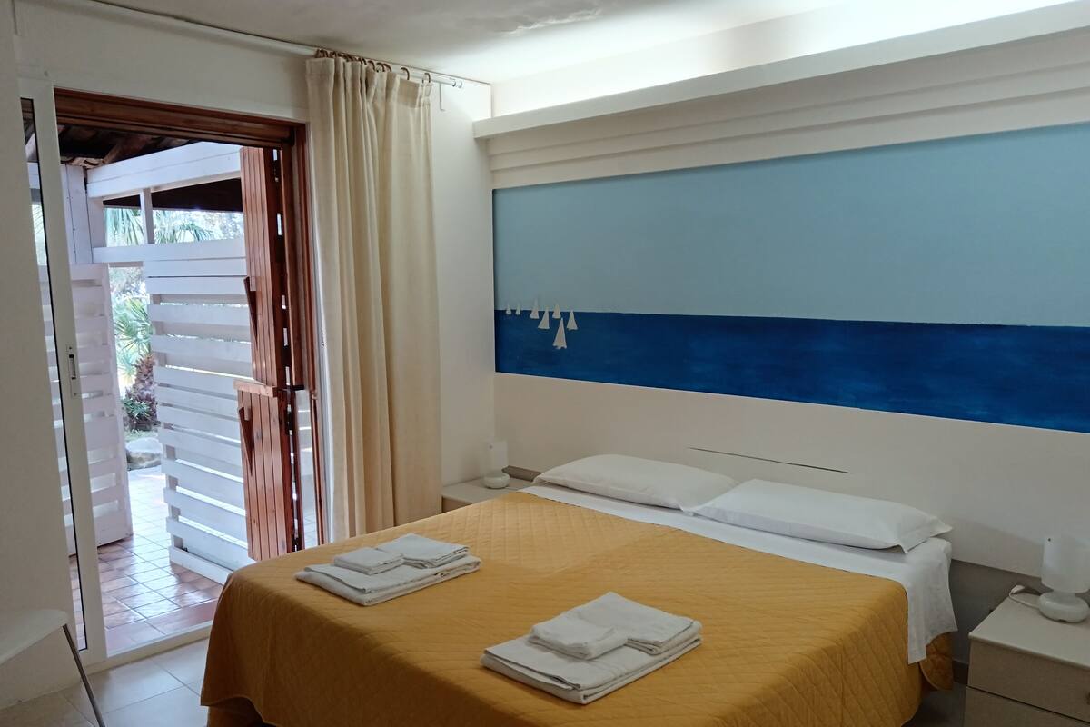 Comfort-værelse med dobbeltseng eller 2 enkeltsenge | Dundyner, skrivebord, gratis Wi-Fi