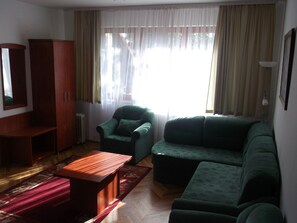 Leilighet – exclusive, 1 soverom, tekjøkken, fjellutsikt | Senger med Select Comfort-madrass og safe på rommet