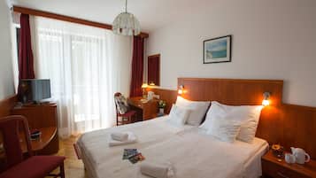 コンフォート ダブルまたはツインルーム シングルベッド 2 台 マウンテンビュー | セレクト コンフォート製ベッド、セーフティボックス (室内)、客室ごとに異なる装飾、客室ごとに異なるインテリア