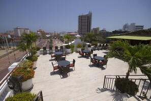 Breakfast, lunch, dinner served; local cuisine  - Hotel Monterrey (Cartagena)