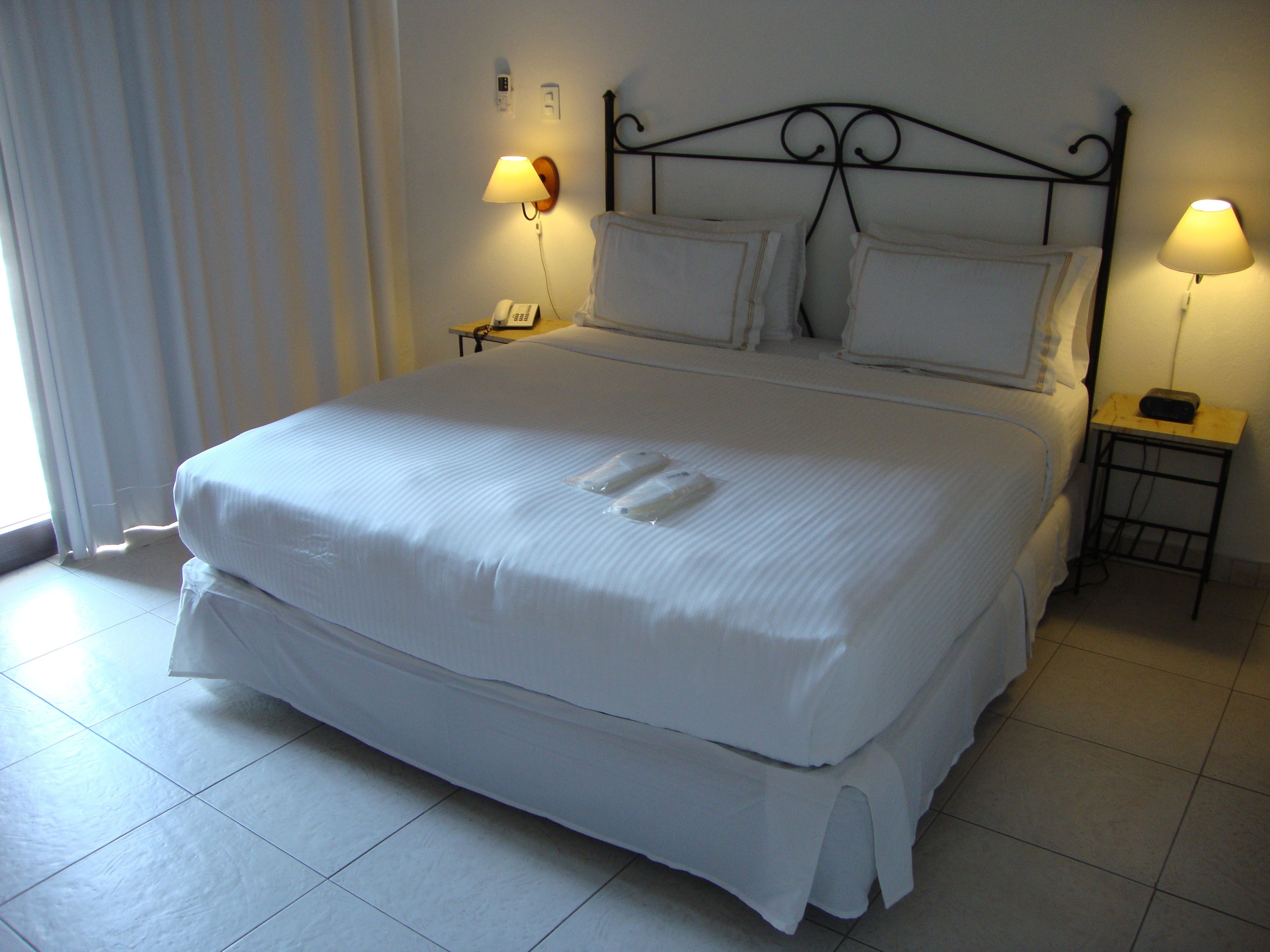 standard double room, 2 single beds | in-room safe, desk, iron/ironing board, free wifi
