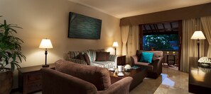 Family Suite | Living room