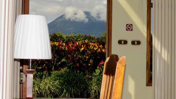 Family Room | 1 bedroom, in-room safe, rollaway beds, free WiFi