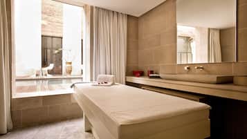 Couples treatment rooms, steam room, Turkish bath, body treatments