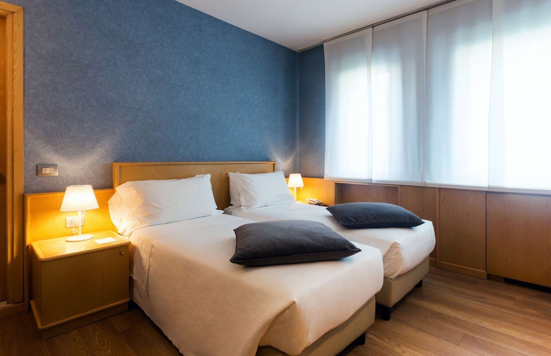 高級寢具、羽絨被、Select Comfort 床墊、迷你吧