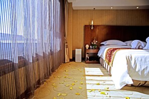 Executive Suite | In-room safe, desk, blackout drapes, soundproofing - Xijiao Hotel Beijing (Beijing)
