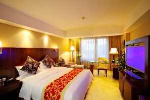 In-room safe, desk, blackout drapes, soundproofing - Xijiao Hotel Beijing (Beijing)