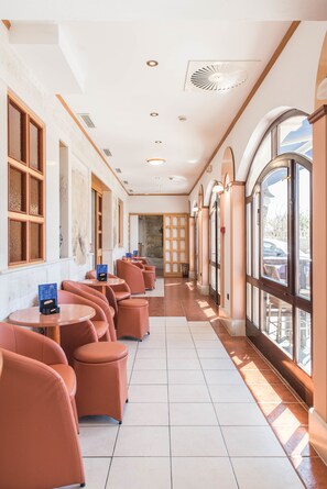 Lobby sitting area - Hotel Krilo (Dugi Rat)