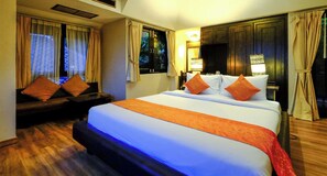 Minibar, in-room safe, iron/ironing board, free cots/infant beds