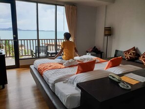 Minibar, coffre-fort, fer et planche à repasser, lit de bébé (gratuit)