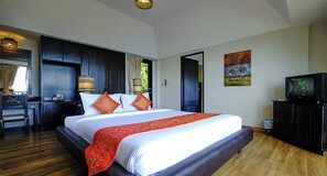 Minibar, in-room safe, iron/ironing board, free cots/infant beds
