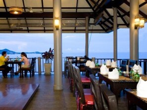 Outdoor dining - Merit Resort Samui (Koh Samui)