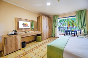 Deluxe Room, Sea View | Minibar, in-room safe, blackout drapes, soundproofing - Ocean Bay Hotel & Resort (Bakau)