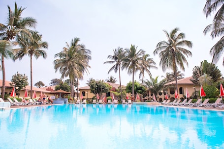 Outdoor pool, pool umbrellas, sun loungers