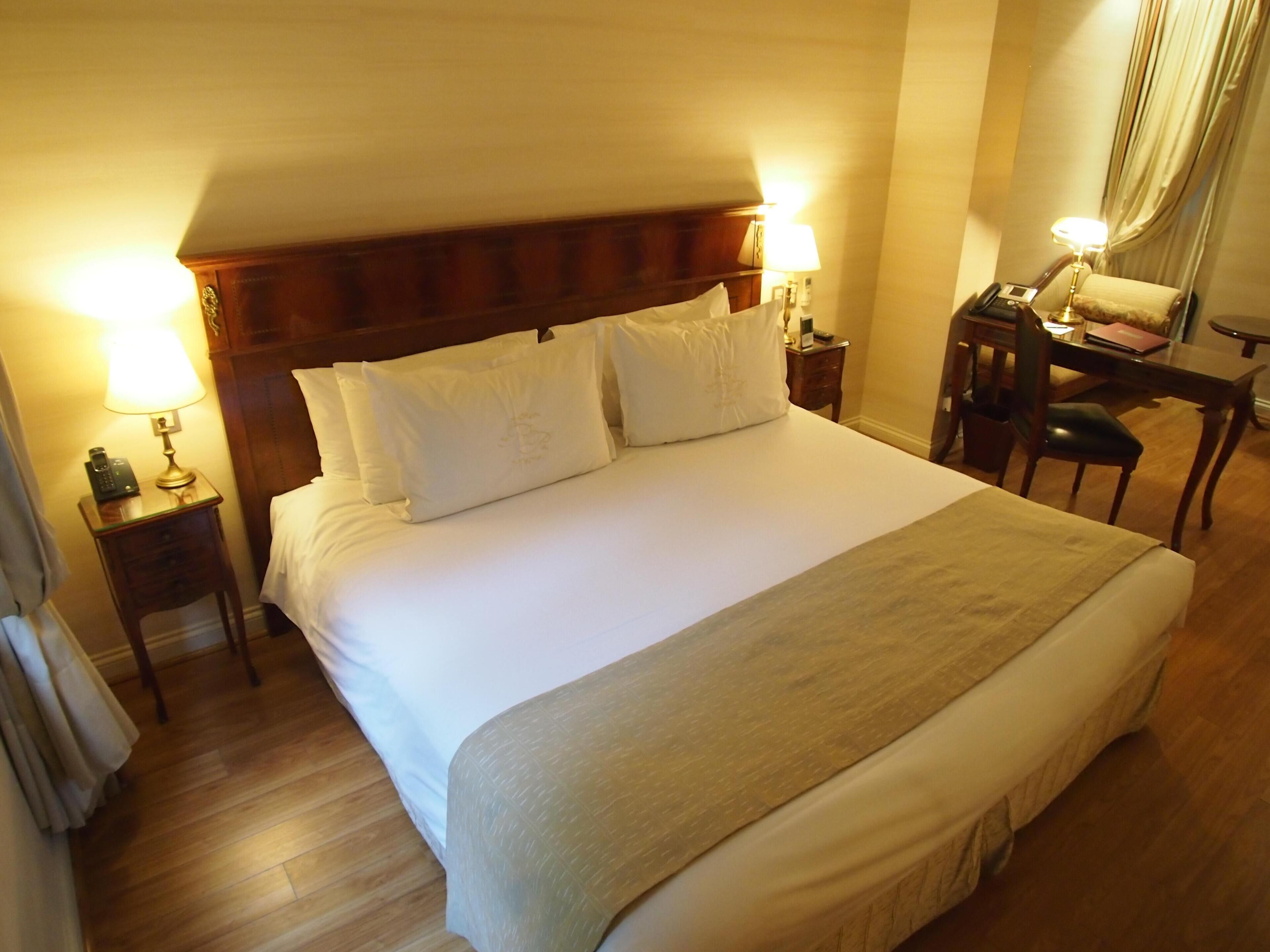 Egyptian cotton sheets, premium bedding, pillow-top beds, minibar