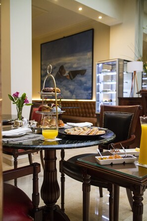 Breakfast, lunch, dinner and brunch served  - Melia Recoleta Plaza (Buenos Aires)