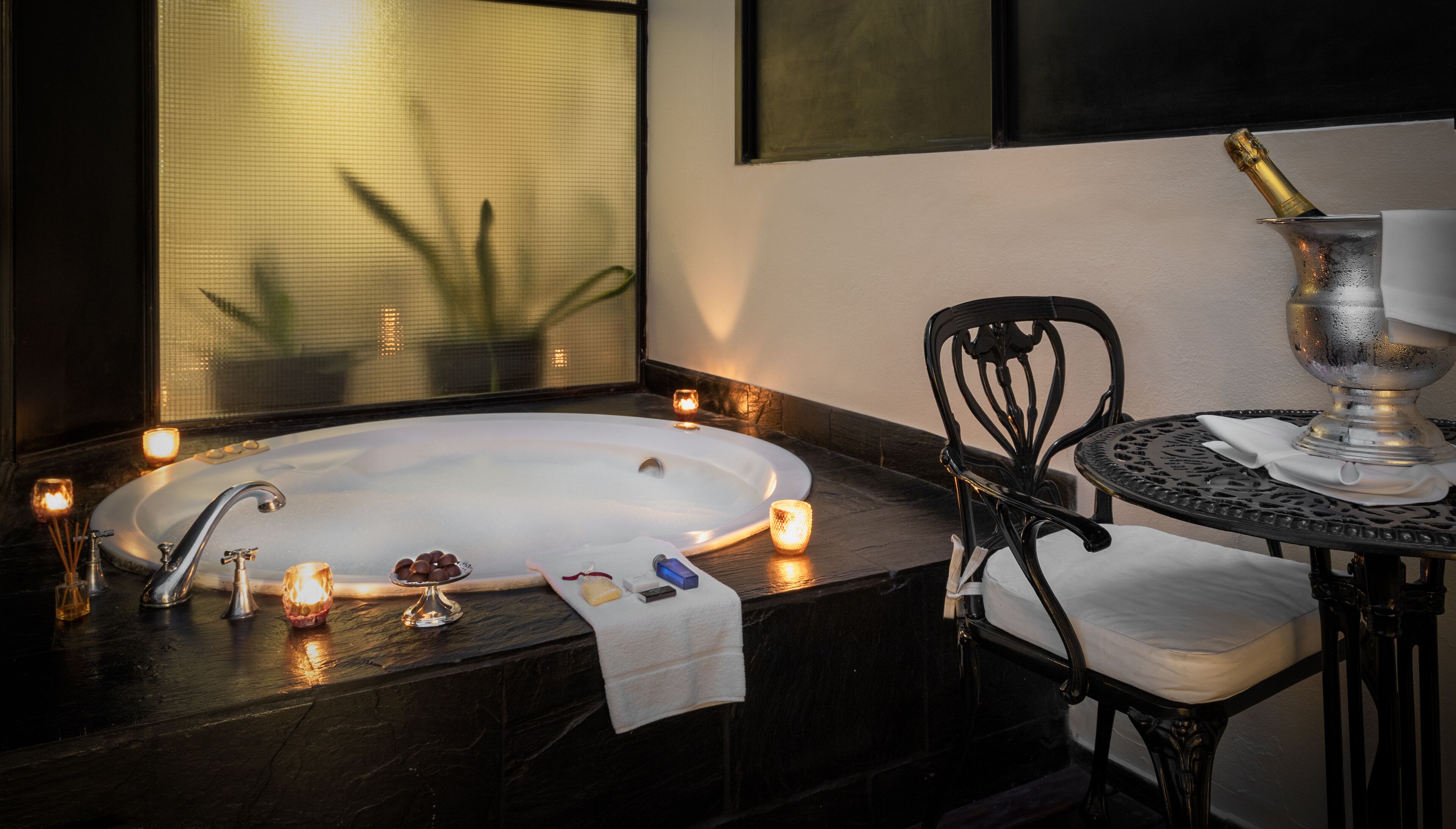 deluxe room | private spa tub