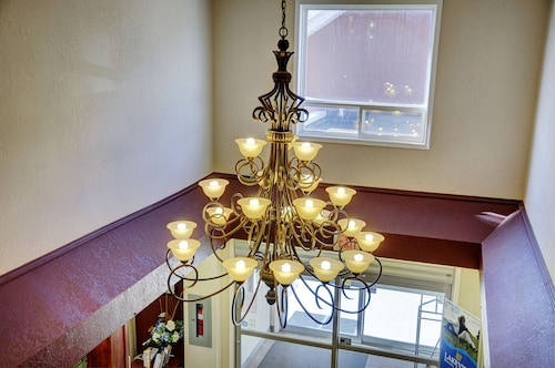 Lakeview Inns & Suites - Chetwynd