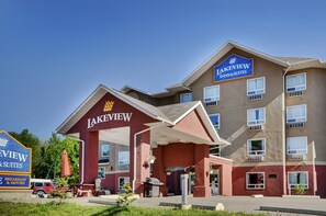 Property entrance - Lakeview Inns & Suites - Chetwynd (Chetwynd)