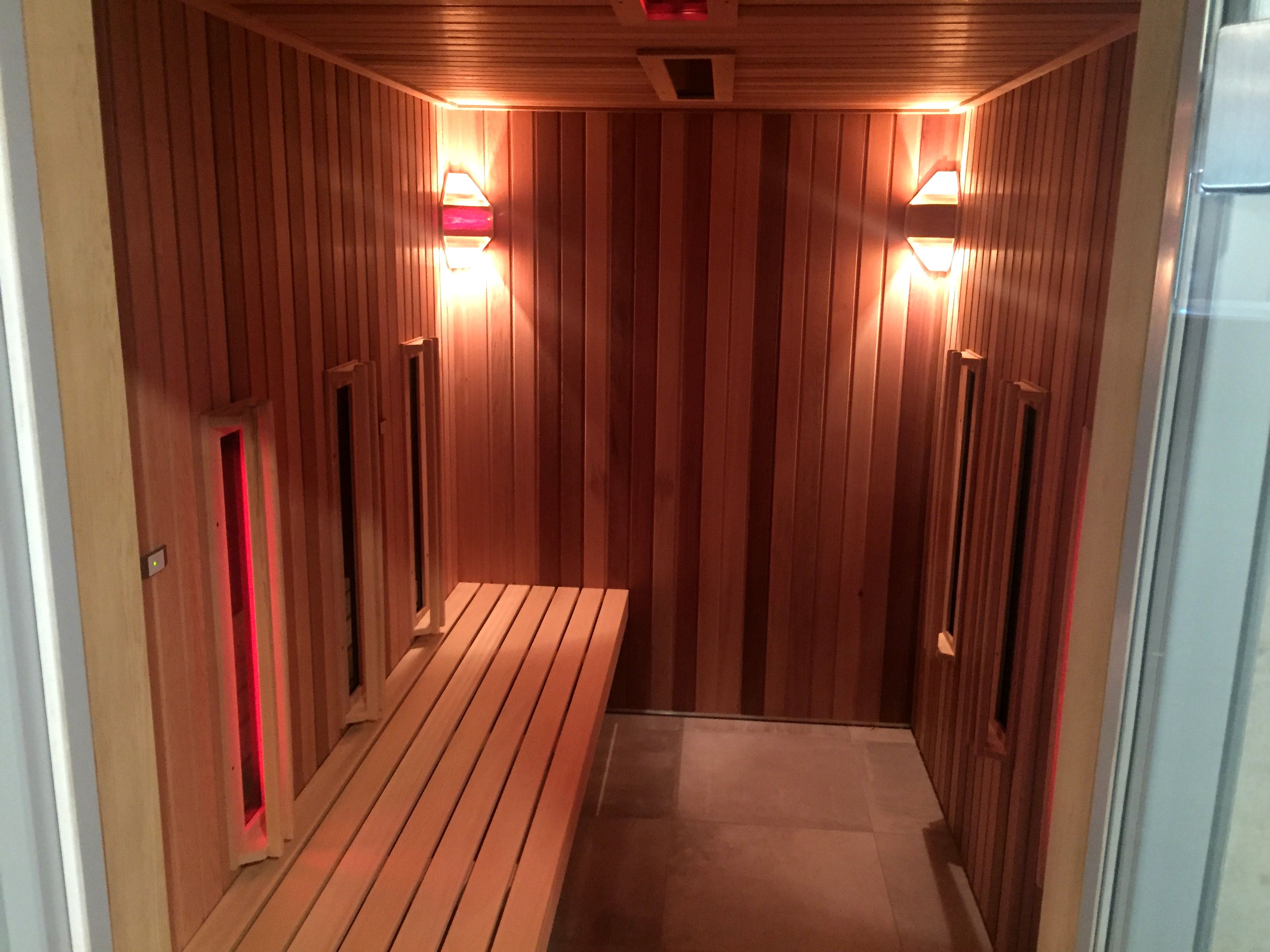 sauna, steam room, turkish bath/hammam