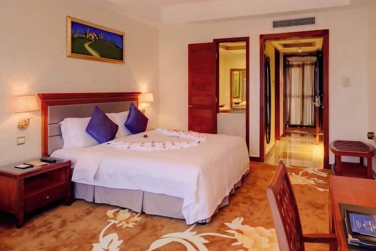 In-room safe, desk, iron/ironing board, rollaway beds