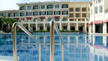 Indoor pool, outdoor pool
