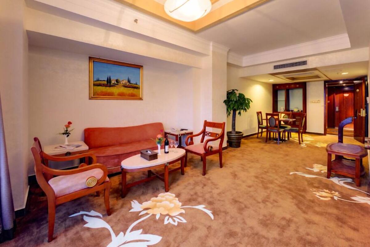 Superior Suite | In-room safe, desk, iron/ironing board, rollaway beds