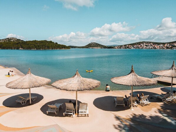 Beach nearby, scuba diving