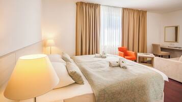 Superior Double Room | In-room safe, desk, blackout curtains, soundproofing